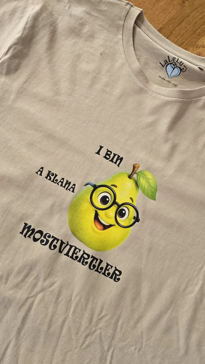 Beiges T-Shirt mit lustigem Mostviertler Birnenmann und Brille im DTF-Druck
